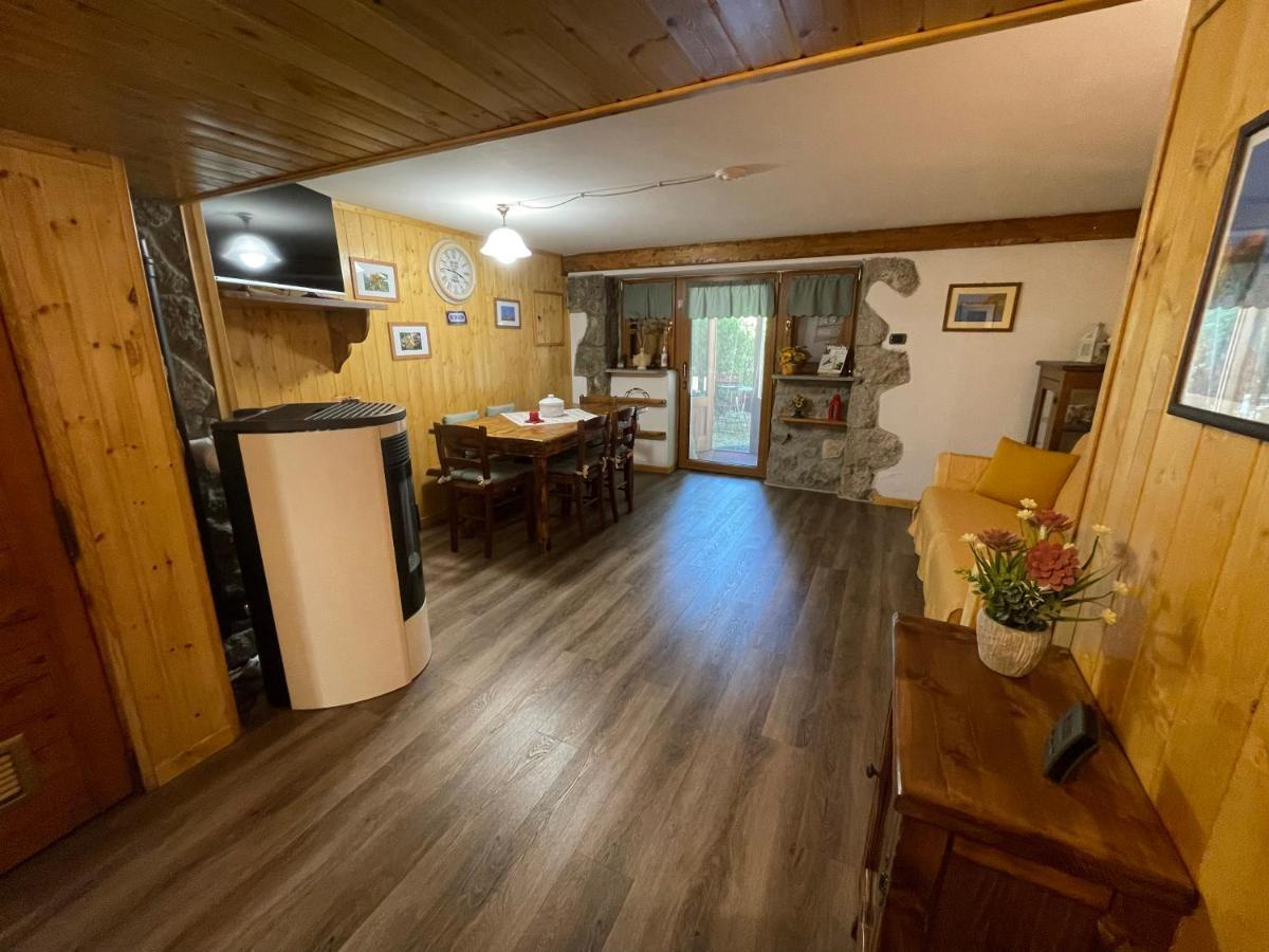 Апартаменты Chalet I Folletti Аббадиа Сан Сальваторе Экстерьер фото